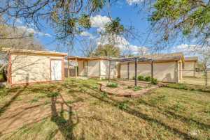 200 E 28th St (25)