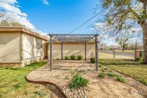 200 E 28th St (26)