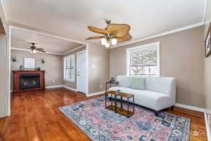 200 E 28th St (6)