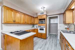 200 E 28th St (9)