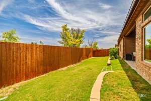 5922 Tarin St (27)