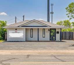 1923 Pecos St