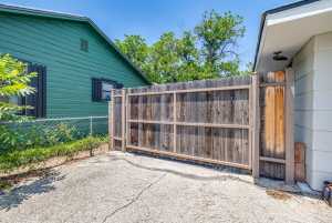1923 Pecos St (14)