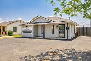 1923 Pecos St (2)