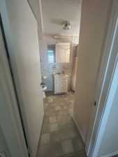 701 E 40th St (10)