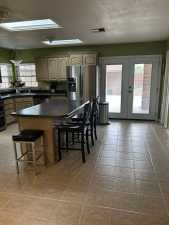 701 E 40th St (19)