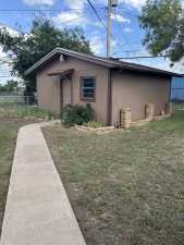701 E 40th St (26)