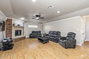 1217 Dorchester Dr (11)