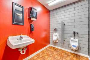 123 S Chadbourne St (60)