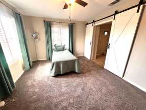 16 W Rochefort St (7)