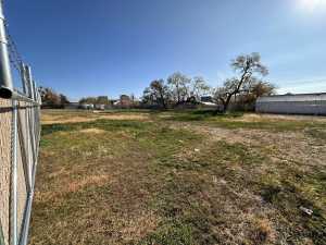 261 W 2nd St (3)
