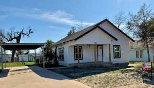 709 E Harris Ave