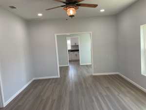 709 E Harris Ave (3)