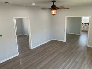 709 E Harris Ave (4)