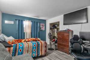 1917 Chapman St (13)