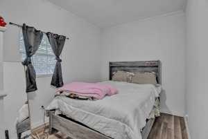 1917 Chapman St (16)