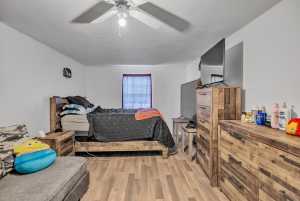 1917 Chapman St (22)