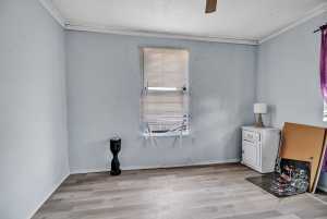 1917 Chapman St (25)