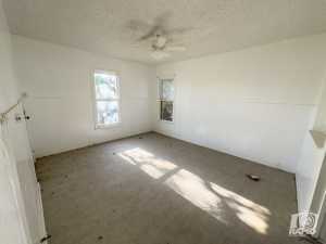 901 S Walnut St (27)