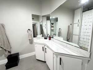 411 N Bishop St (13)
