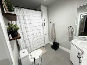 411 N Bishop St (14)