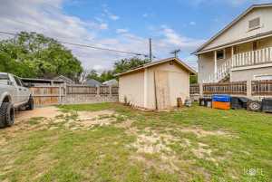 411 N Bishop St (19)