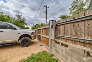 411 N Bishop St (20)