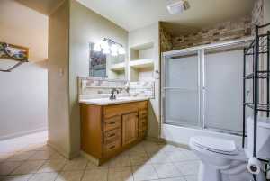 220 McDowell St (15)