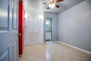 220 McDowell St (21)
