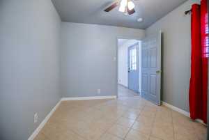220 McDowell St (22)