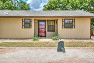 220 McDowell St (36)