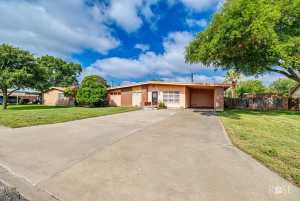 1003 N Plaza