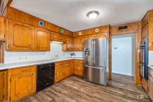 1003 N Plaza (17)