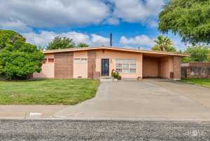 1003 N Plaza (2)