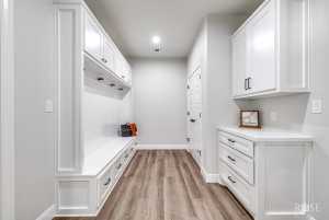 8421 Windmill Rd (25)
