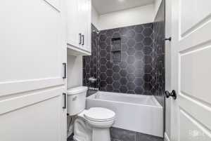 8421 Windmill Rd (30)