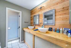705 Fay St (13)