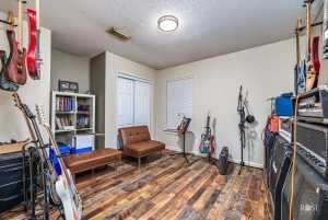705 Fay St (18)